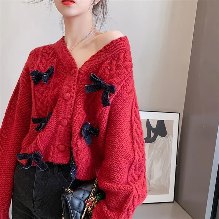 knitted shirt Women's Brief paragraph female loose outside in spring of 2021 the new blue bowknot v-neck knitting cardigan coat
knitted shirt Women's Brief paragraph female loose outside in spring of 2021 the new blue bowknot v-neck knitting cardigan coat