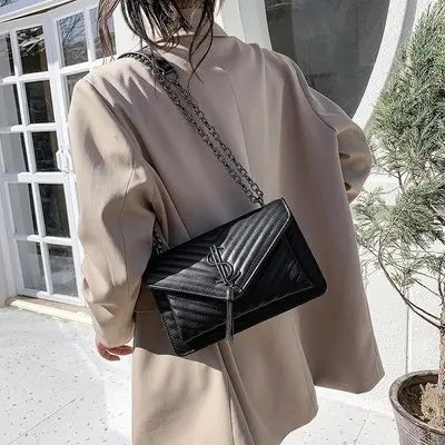 Роскошная брендовая сумка новинка 2021 модная квадратная с кисточками