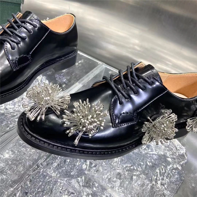 2021 New British Style Round Toe Pin Flower Patent Leather Shoes Women All-match Thick Heel Lace Platform Shoes Fashion Designer
2021 New British Style Round Toe Pin Flower Patent Leather Shoes Women All-match Thick Heel Lace Platform Shoes Fashion Designer