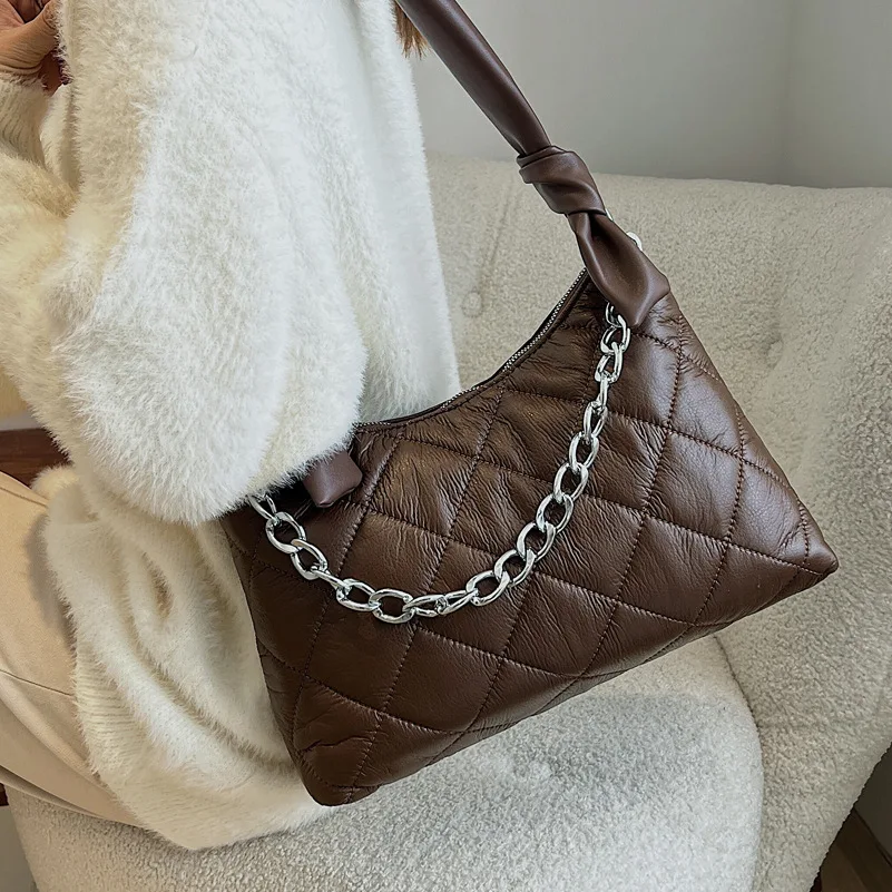 High-quality Ladies Shoulder Bag Autumn/winter 2021 New Women's Bag Fashion Chain Rhombus Messenger Bag Underarm Bag Women 
High-quality Ladies Shoulder Bag Autumn/winter 2021 New Women's Bag Fashion Chain Rhombus Messenger Bag Underarm Bag Women