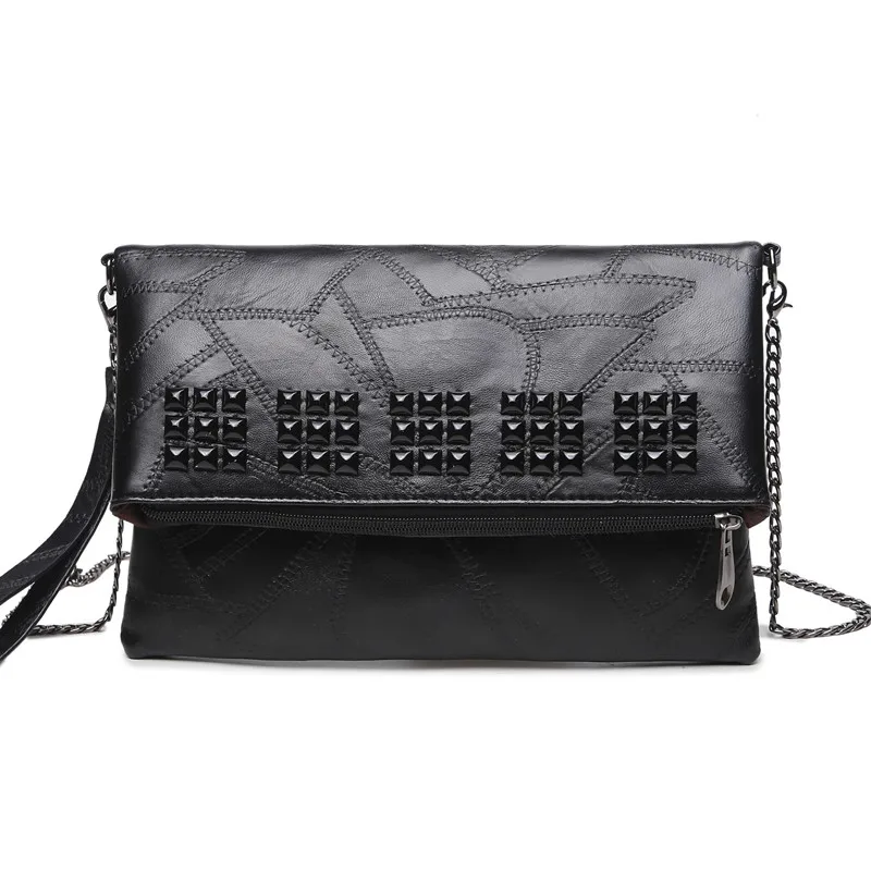 In summer 2019 the new soft leather rivet handbags are equipped with women's fashionable high-capacity grip bags with inclined
In summer 2019 the new soft leather rivet handbags are equipped with women's fashionable high-capacity grip bags with inclined