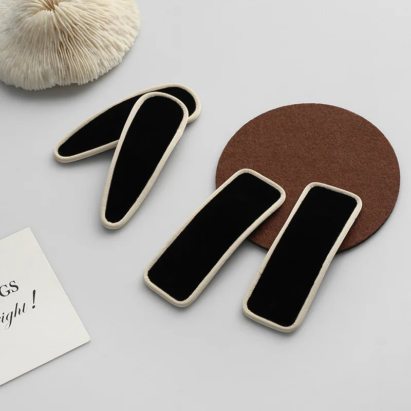 4pc New Korean Classic Black White Hair Claw Clips for Women Hairpin Crab Headband for Girls Hair Accessories Headwear Ornament
4pc New Korean Classic Black White Hair Claw Clips for Women Hairpin Crab Headband for Girls Hair Accessories Headwear Ornament
