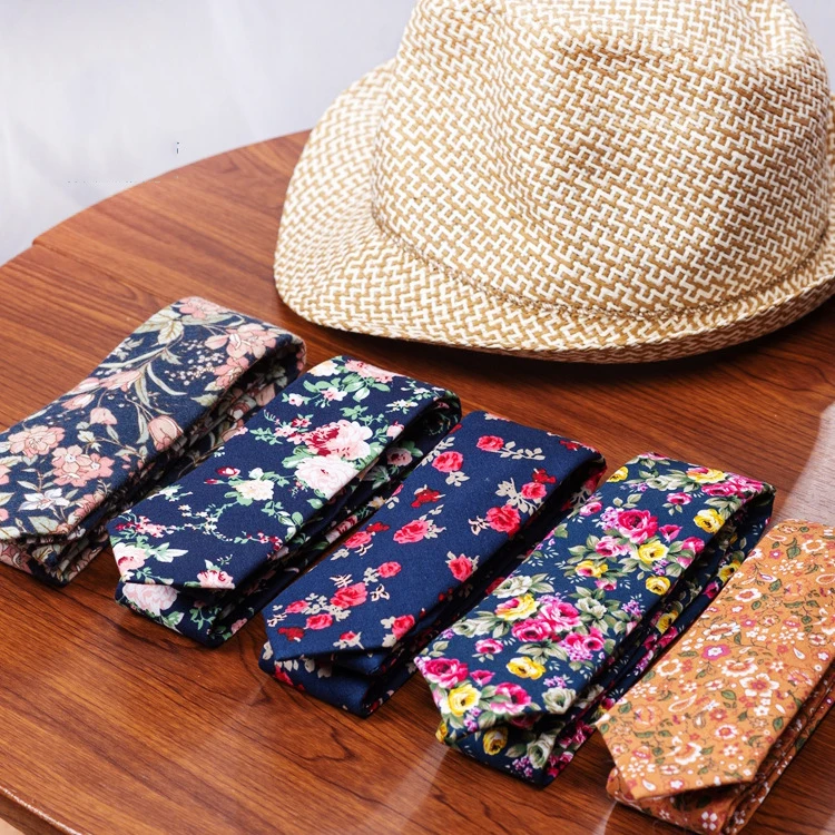Men's cotton printed tie wholesale leisure men's tie spot floral tie processing customization
Men's cotton printed tie wholesale leisure men's tie spot floral tie processing customization
