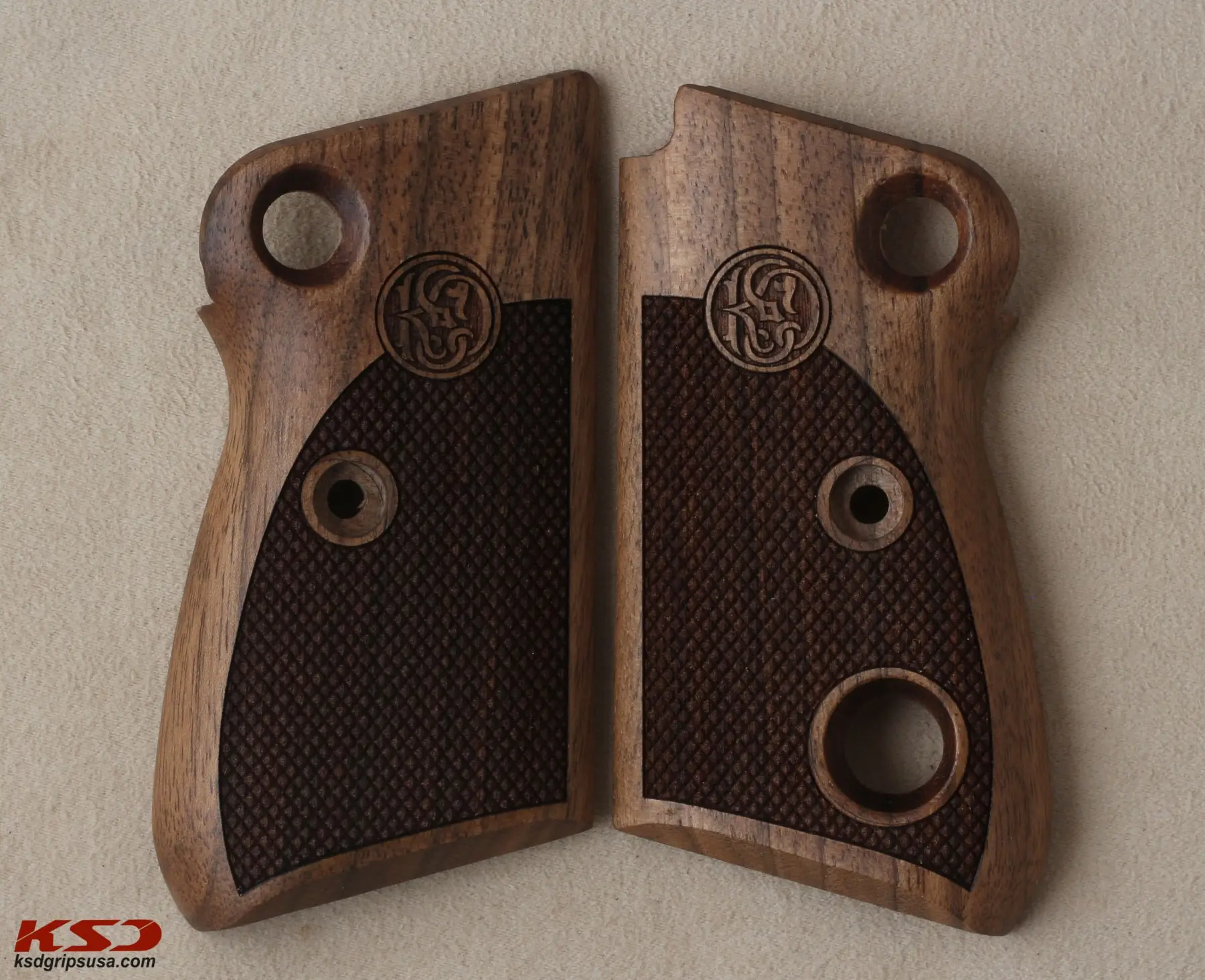 KSDGrips 71 72 75 Jaguar Grip (Crossbolt safety) Model Compatible Walnut Grip for Replacement, with Diamond Checkered Pattern
KSDGrips 71 72 75 Jaguar Grip (Crossbolt safety) Model Compatible Walnut Grip for Replacement, with Diamond Checkered Pattern