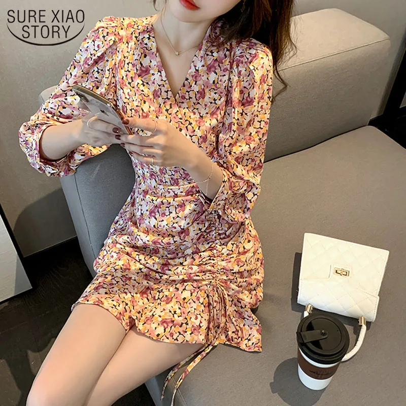 Spring Short Sleeve Mini Dress Korean Floral Vintage Dress 2021 V-neck High Waist Women Pleated Chiffon Dress Vestido Robe 13263
Spring Short Sleeve Mini Dress Korean Floral Vintage Dress 2021 V-neck High Waist Women Pleated Chiffon Dress Vestido Robe 13263