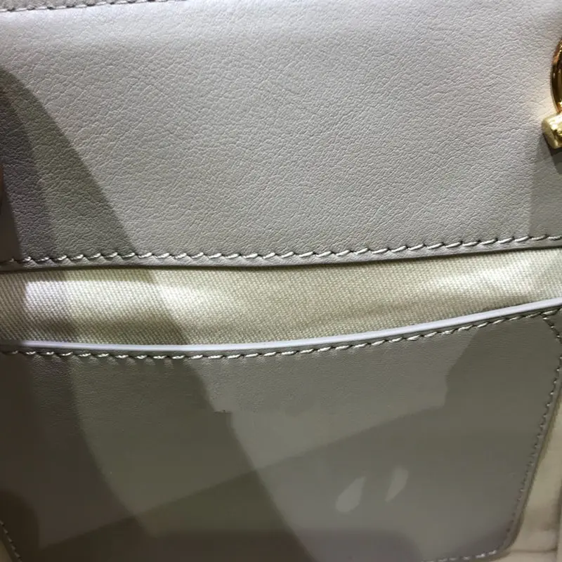 2021 new product high end customization famous brand designer luxury women's handbag cowhide messenger small square bag handbag
2021 new product high end customization famous brand designer luxury women's handbag cowhide messenger small square bag handbag