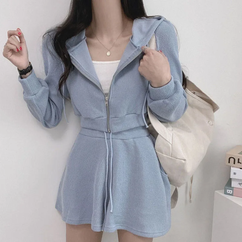 Sexy Fashion V-neck Hooded Long Sleeves Shorts Sets Casual Solid Color Zipper Two Piece Set Women Streetwear Style Women's Dress
Sexy Fashion V-neck Hooded Long Sleeves Shorts Sets Casual Solid Color Zipper Two Piece Set Women Streetwear Style Women's Dress