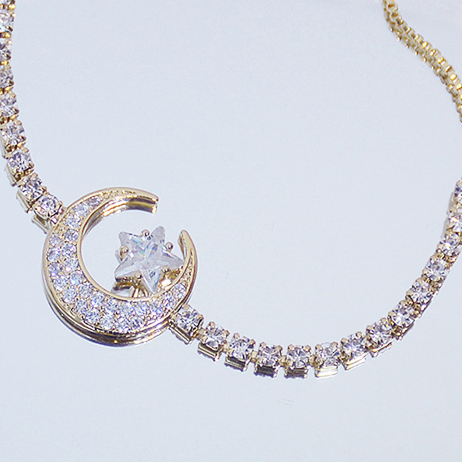 Gold Crystal Crescent Moon Bracelet Sparkling Diamond Zircon Star Moon Bracelet Birthday Valentine's Day Gift
Gold Crystal Crescent Moon Bracelet Sparkling Diamond Zircon Star Moon Bracelet Birthday Valentine's Day Gift