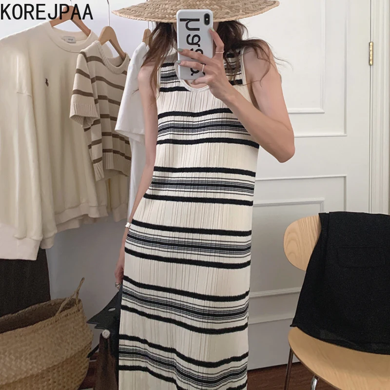 Korejpaa Women Dress 2021 Autumn Korea Temperament Ladies Round Neck Loose Hit Color Stripe Sleeveless Vest Knitted Vestidos
Korejpaa Women Dress 2021 Autumn Korea Temperament Ladies Round Neck Loose Hit Color Stripe Sleeveless Vest Knitted Vestidos