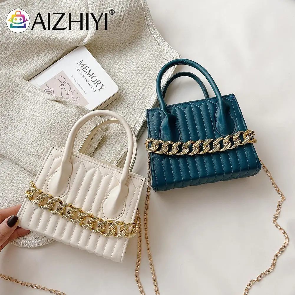 Women PU Leather Metal Chain Shoulder Bag Thread Quilted Zipper Luxury HandbagEmbroidery Thread Designer Clutch Bag
Women PU Leather Metal Chain Shoulder Bag Thread Quilted Zipper Luxury HandbagEmbroidery Thread Designer Clutch Bag