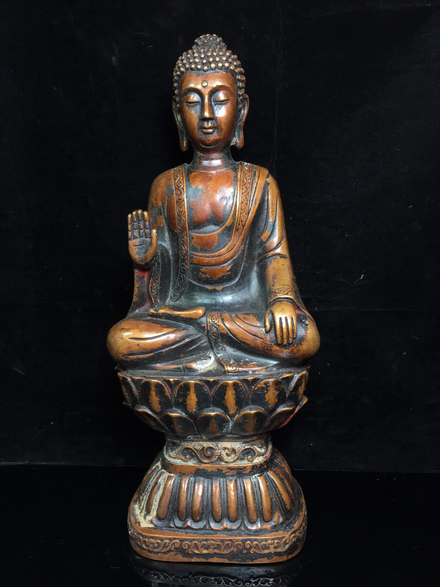 16"Tibet Buddhism Collection Old Bronze Cinnabar Lacquer Back light Shakyamuni Buddha Buddha Terrace Sitting Buddha Ornaments
16"Tibet Buddhism Collection Old Bronze Cinnabar Lacquer Back light Shakyamuni Buddha Buddha Terrace Sitting Buddha Ornaments