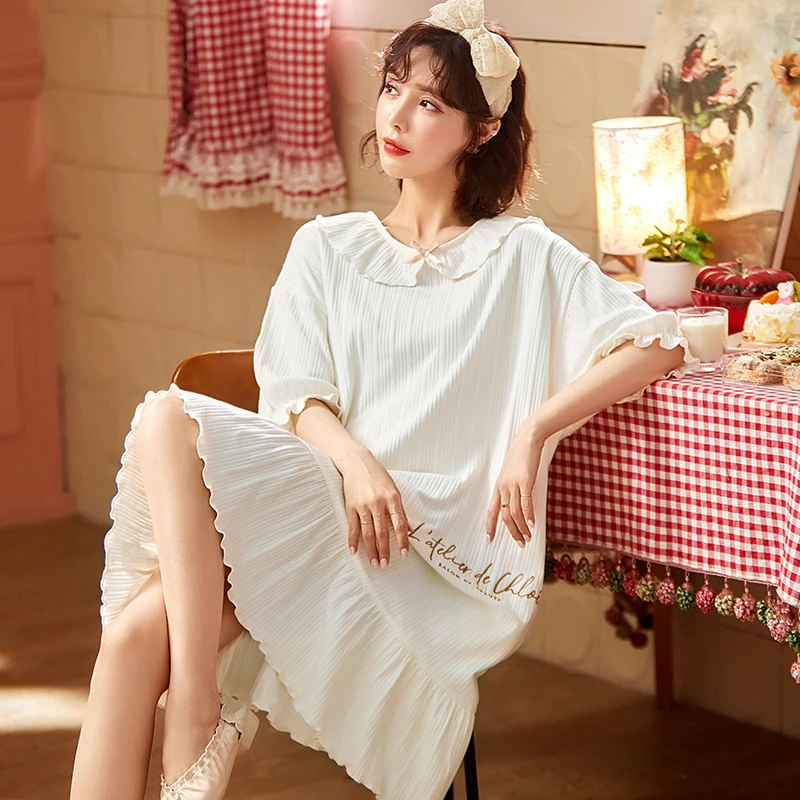 2021 Summer Women Knee-Length Cotton Sleepdress Short Sleeve Homewear Simple Letter Print Bow Nightshirt Women Casual Sleepwear
2021 Summer Women Knee-Length Cotton Sleepdress Short Sleeve Homewear Simple Letter Print Bow Nightshirt Women Casual Sleepwear