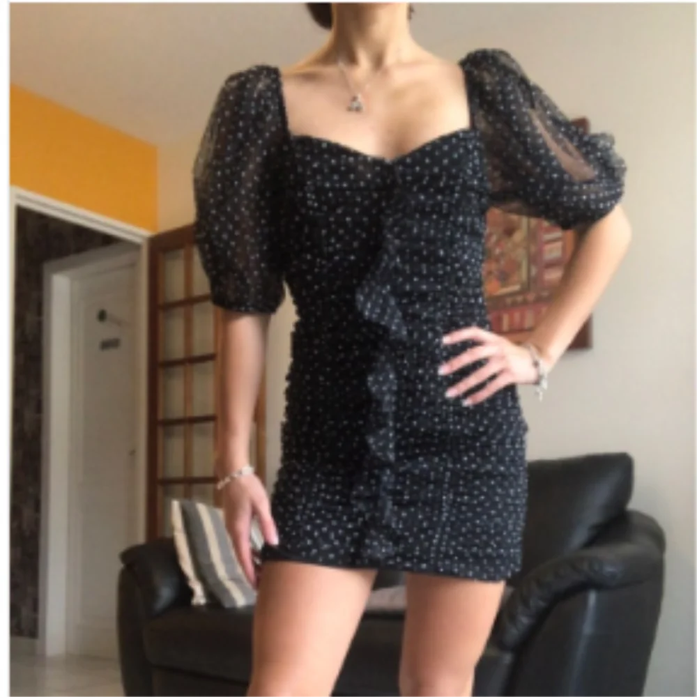 Autumn 2009 women's wear new style retro pleated square collar bubble short sleeve slim package hip wave point Juan net dress
Autumn 2009 women's wear new style retro pleated square collar bubble short sleeve slim package hip wave point Juan net dress