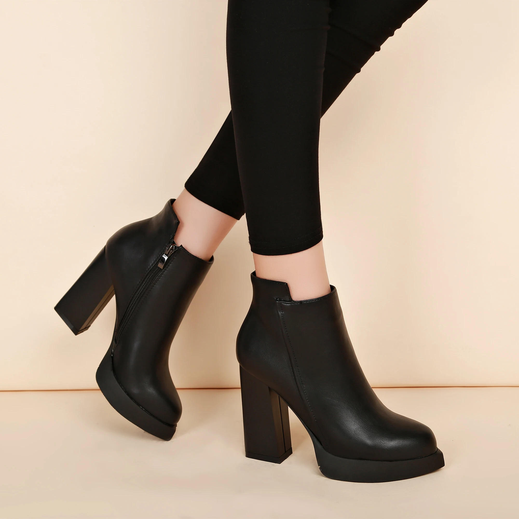 Square Heel Pointed High-heel Short Boots Martin Boots Fashion Comfort Ankle Boots Winter Concise Wild Women's Boots High Heels
Square Heel Pointed High-heel Short Boots Martin Boots Fashion Comfort Ankle Boots Winter Concise Wild Women's Boots High Heels