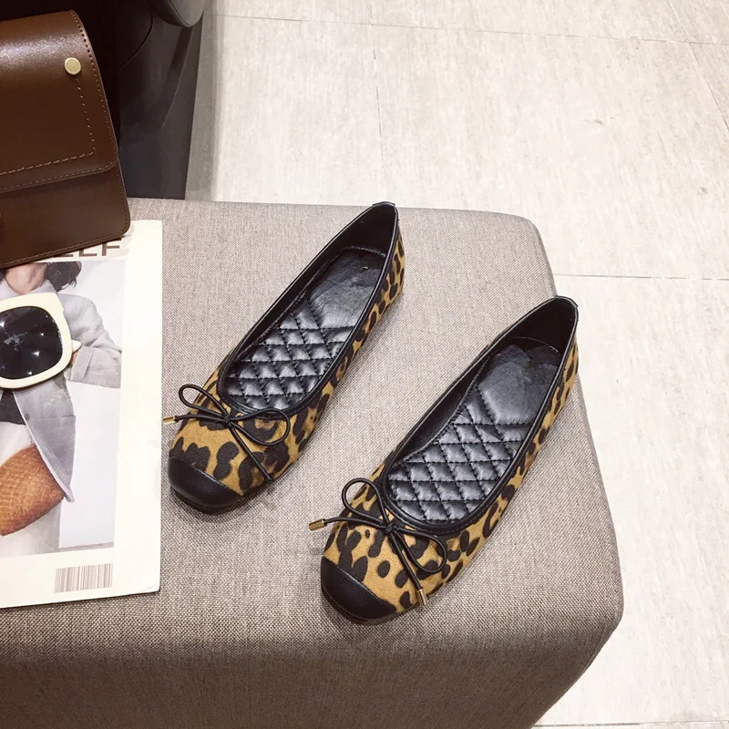 Women Shoes Leopard Print Fashion Sexy Soft Sole Comfortable Flat Shoes Autumn New Sweet Bow Flat Heels Women's Summer Shoes
Women Shoes Leopard Print Fashion Sexy Soft Sole Comfortable Flat Shoes Autumn New Sweet Bow Flat Heels Women's Summer Shoes