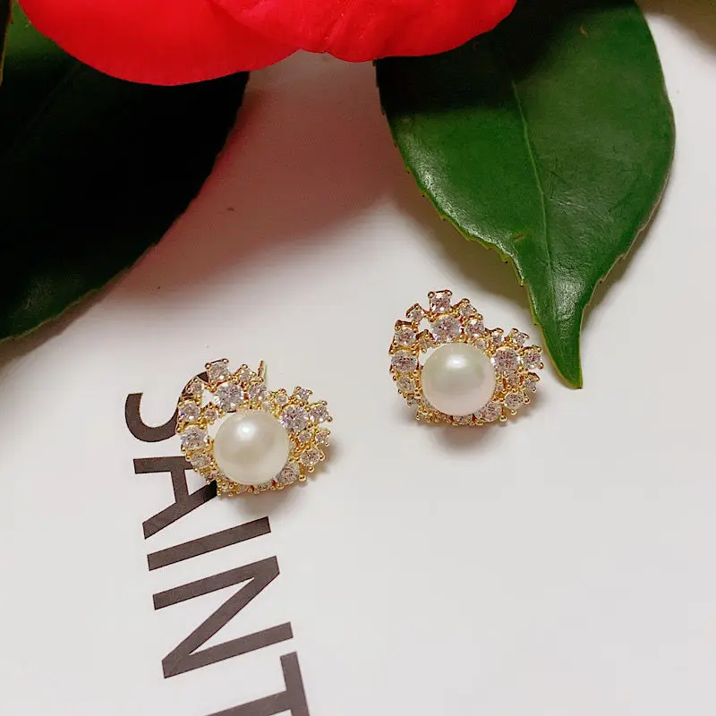 YOUESHONE Full diamond heart-shaped natural pearl earrings female high fashion Korean micro diamond earrings 2021 trendy jewelry
YOUESHONE Full diamond heart-shaped natural pearl earrings female high fashion Korean micro diamond earrings 2021 trendy jewelry