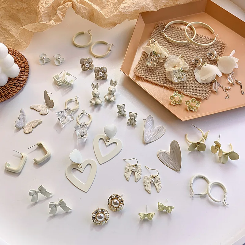 Korean Simple Cold Wind Beige Drop Earrings For Women Girl White Color Heart Butterfly Retro Statement Geometric Trendy Jewelry
Korean Simple Cold Wind Beige Drop Earrings For Women Girl White Color Heart Butterfly Retro Statement Geometric Trendy Jewelry