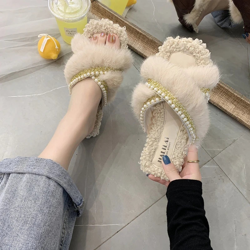 Net Celebrity Real Rabbit Fur Slippers Female 2022 New Korean Version Of The Thick-soled Flip-flop Fur Sandals And Slippers
Net Celebrity Real Rabbit Fur Slippers Female 2022 New Korean Version Of The Thick-soled Flip-flop Fur Sandals And Slippers