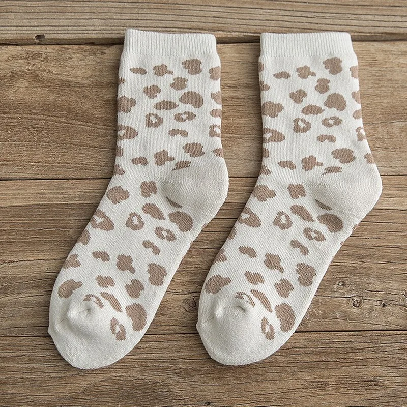 Spotted Leopard Print Women Socks Cotton Terry Tube Thickened Warm Socks Cotton Korean Japanese Style Eur35-40
Spotted Leopard Print Women Socks Cotton Terry Tube Thickened Warm Socks Cotton Korean Japanese Style Eur35-40