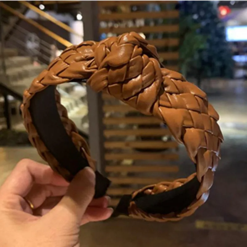 Handmade Weaving PU Leather Hairbands Knot Ladies Head Hoop Solid Women Hair Accessories Headbands Birthday Gift Head Band
Handmade Weaving PU Leather Hairbands Knot Ladies Head Hoop Solid Women Hair Accessories Headbands Birthday Gift Head Band