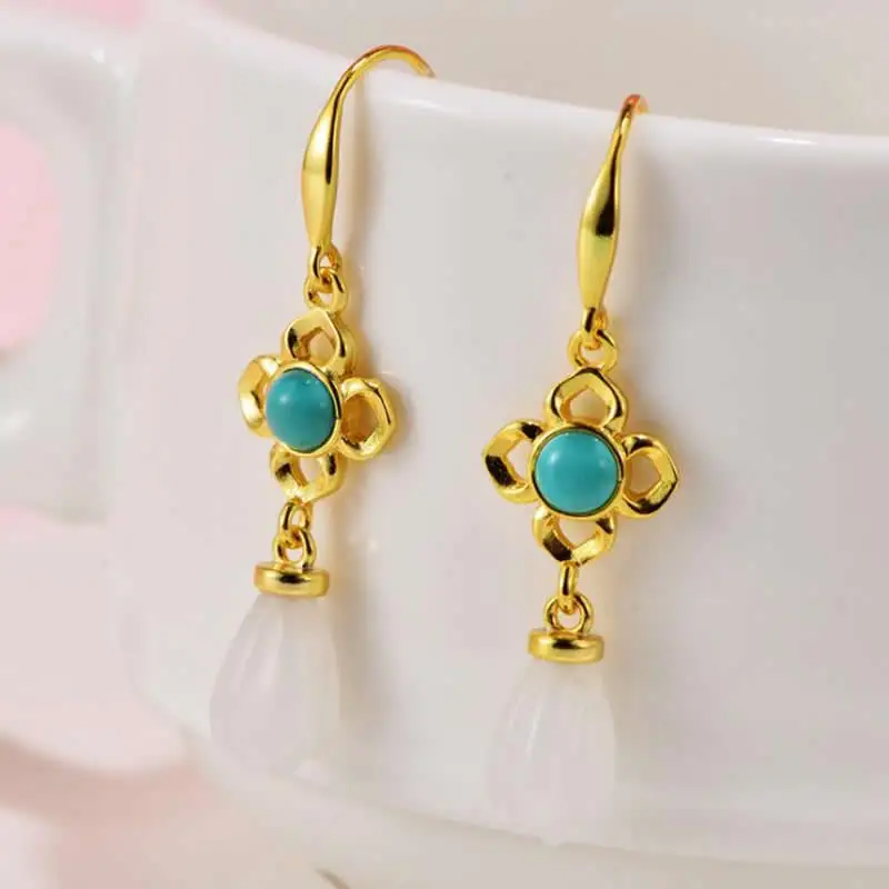 Серьги-подвески из серебра пробы в виде цветка из жадеита
Серьги-подвески из серебра пробы в виде цветка из жадеита