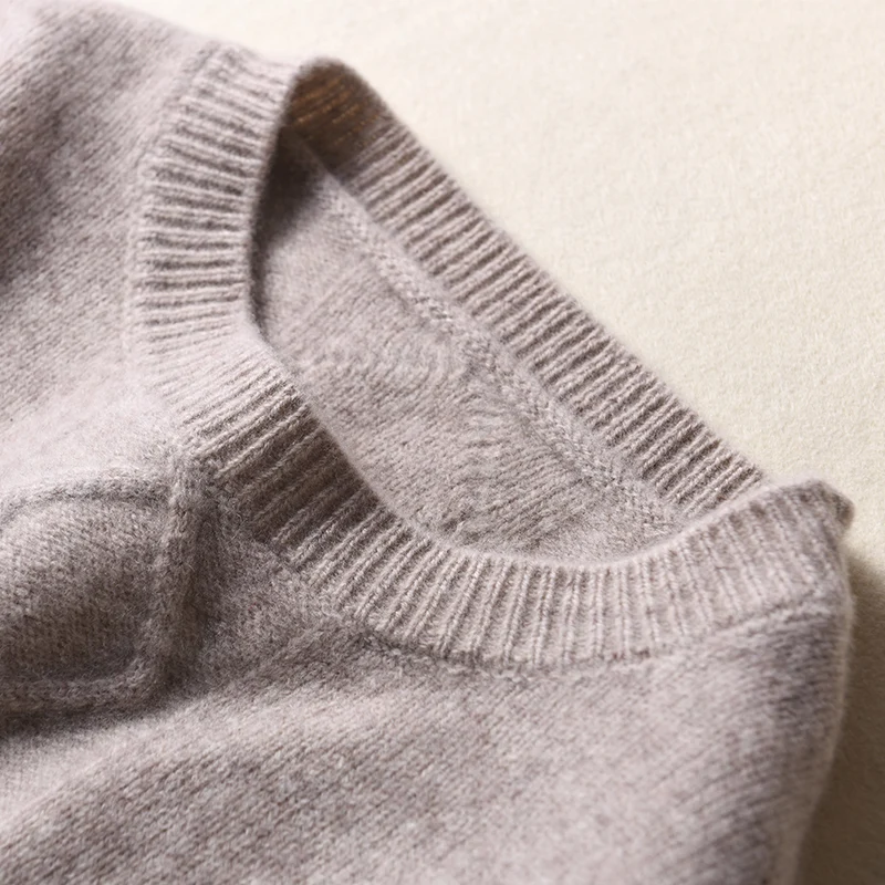 Winter round neck cashmere sweater female thickening 100% pure wool twist head large size short paragraph bottoming shirt loose
Winter round neck cashmere sweater female thickening 100% pure wool twist head large size short paragraph bottoming shirt loose