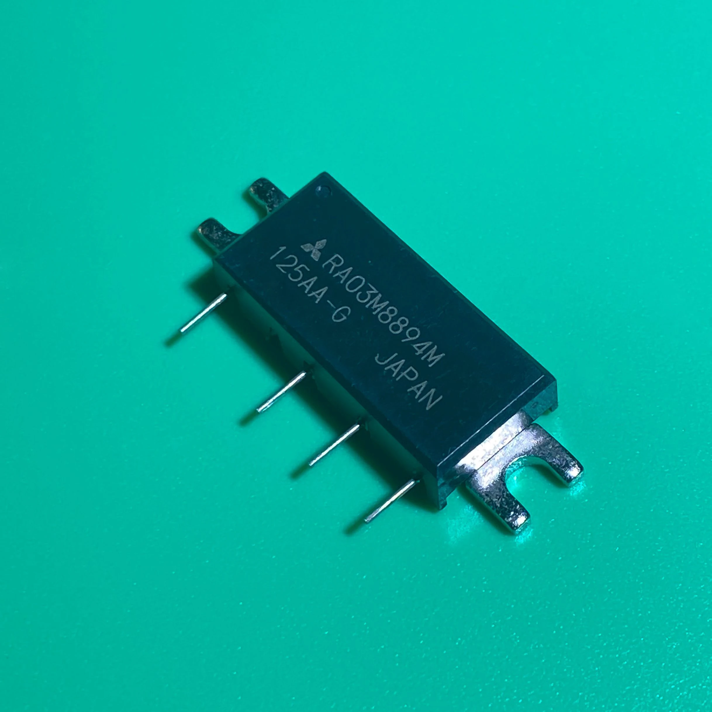 

RA03M8894M H46S MODULE RA03M8894 M 889-941MHz 3.6W 7.2V, 2 Stage Amp. For PORTABLE RADIO RA03M8894M-101 RA03M 8894M RA03 M8894M