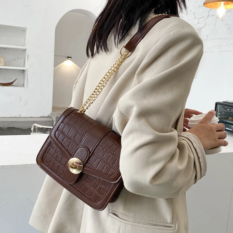 Сумки-мессенджеры на плечо с крокодиловым узором и цепочкой, повседневные сумки, женские ретро сумки, новая дизайнерская сумка на плечо, жен...
Сумки-мессенджеры на плечо с крокодиловым узором и цепочкой, повседневные сумки, женские ретро сумки, новая дизайнерская сумка на плечо, жен...