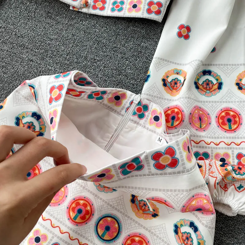 2021 New Summer Bohemian Short Crop Top Set Women V Neck Puff Sleeve Chic Top Holiday Style Skirt Suits Ladies 2 Piece Sets
2021 New Summer Bohemian Short Crop Top Set Women V Neck Puff Sleeve Chic Top Holiday Style Skirt Suits Ladies 2 Piece Sets