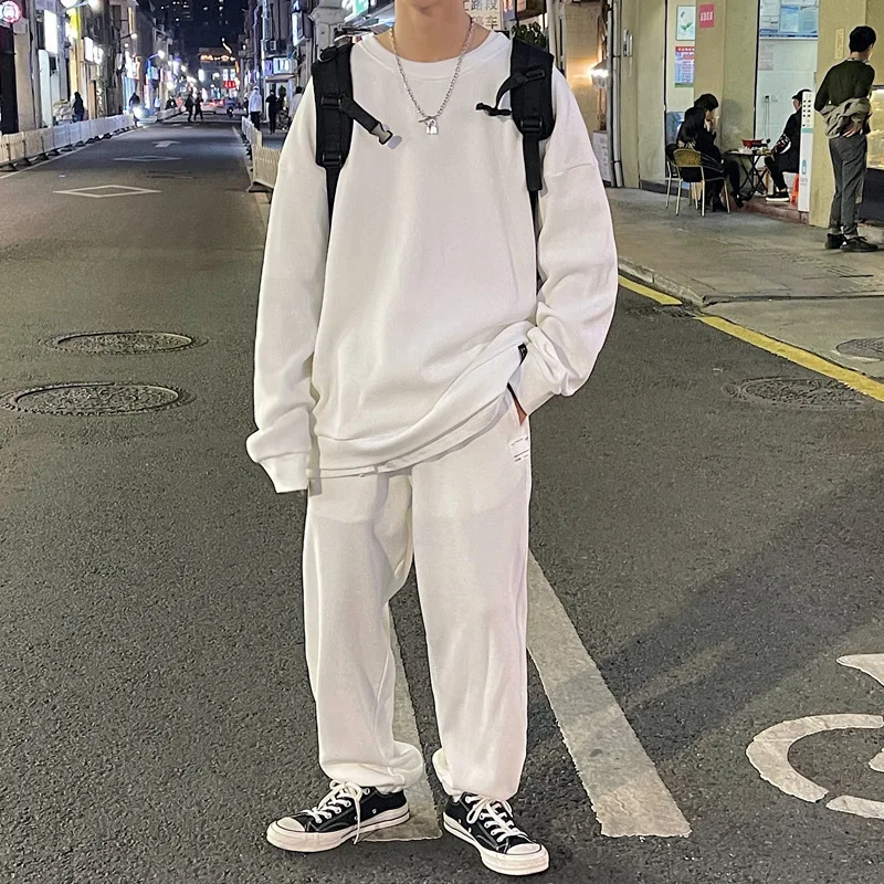 Spring 2021 new male Korean edition round collar hoodie teenagers spliced loose pullover sports suit for male and female lovers
Spring 2021 new male Korean edition round collar hoodie teenagers spliced loose pullover sports suit for male and female lovers