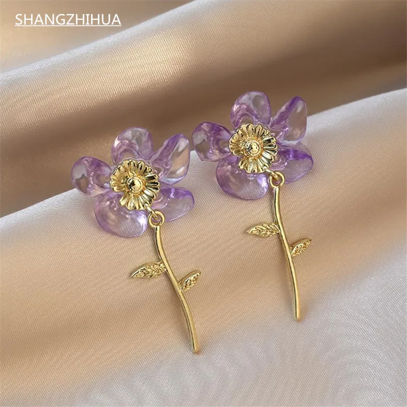 Classic acrylic transparent purple flower earrings for women, unusual jewelry accessories for delicate girls with Korean trend 
Classic acrylic transparent purple flower earrings for women, unusual jewelry accessories for delicate girls with Korean trend