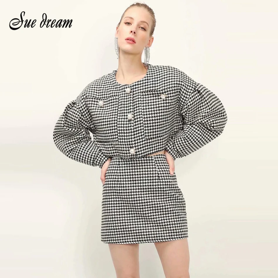 2021 Autumn And Winter New Pearl Button Houndstooth Short Tweed Jacket High-Waisted Skirt Western Celebrity Small Fragrance Suit
2021 Autumn And Winter New Pearl Button Houndstooth Short Tweed Jacket High-Waisted Skirt Western Celebrity Small Fragrance Suit