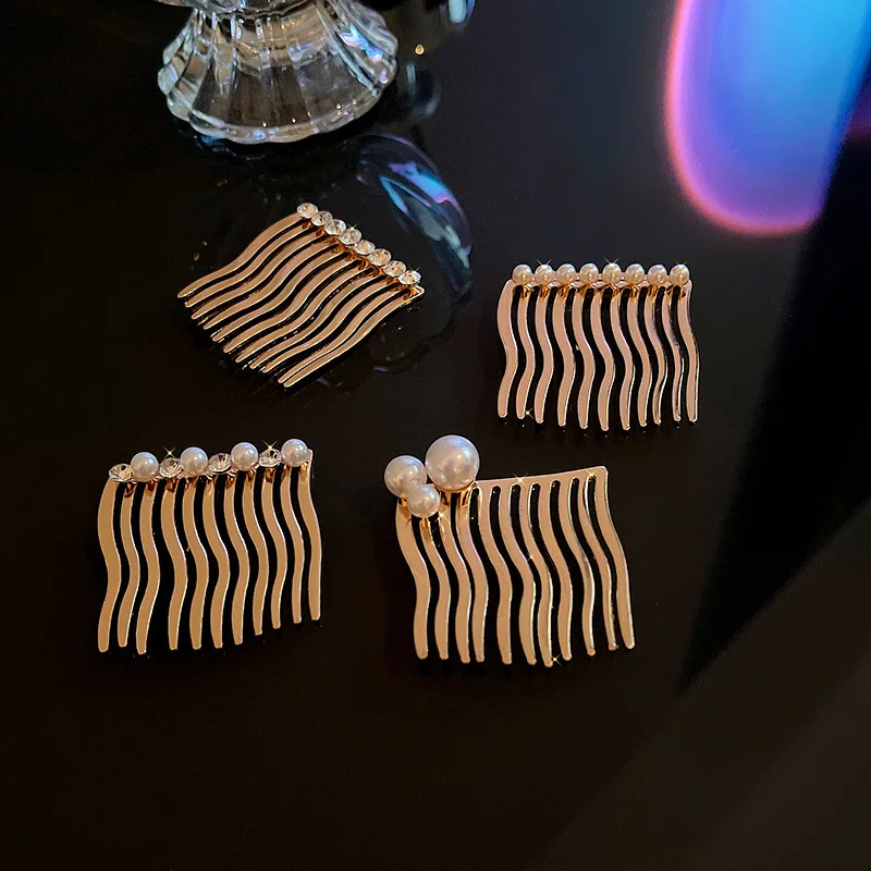 Alloy Pearl Rhinestone Hair Clip Hair Comb Insert Comb for Women Fashion Barrettes Headwear Girls Hairpins Hair Accessories
Alloy Pearl Rhinestone Hair Clip Hair Comb Insert Comb for Women Fashion Barrettes Headwear Girls Hairpins Hair Accessories