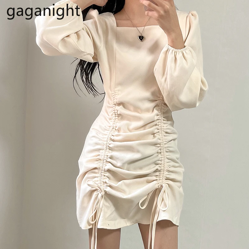 Gaganight Women Dress 2021 Spring Autumn New Korean Chic Temperament Square Collar Pleated Waist Lantern Sleeves Short Dresses
Gaganight Women Dress 2021 Spring Autumn New Korean Chic Temperament Square Collar Pleated Waist Lantern Sleeves Short Dresses