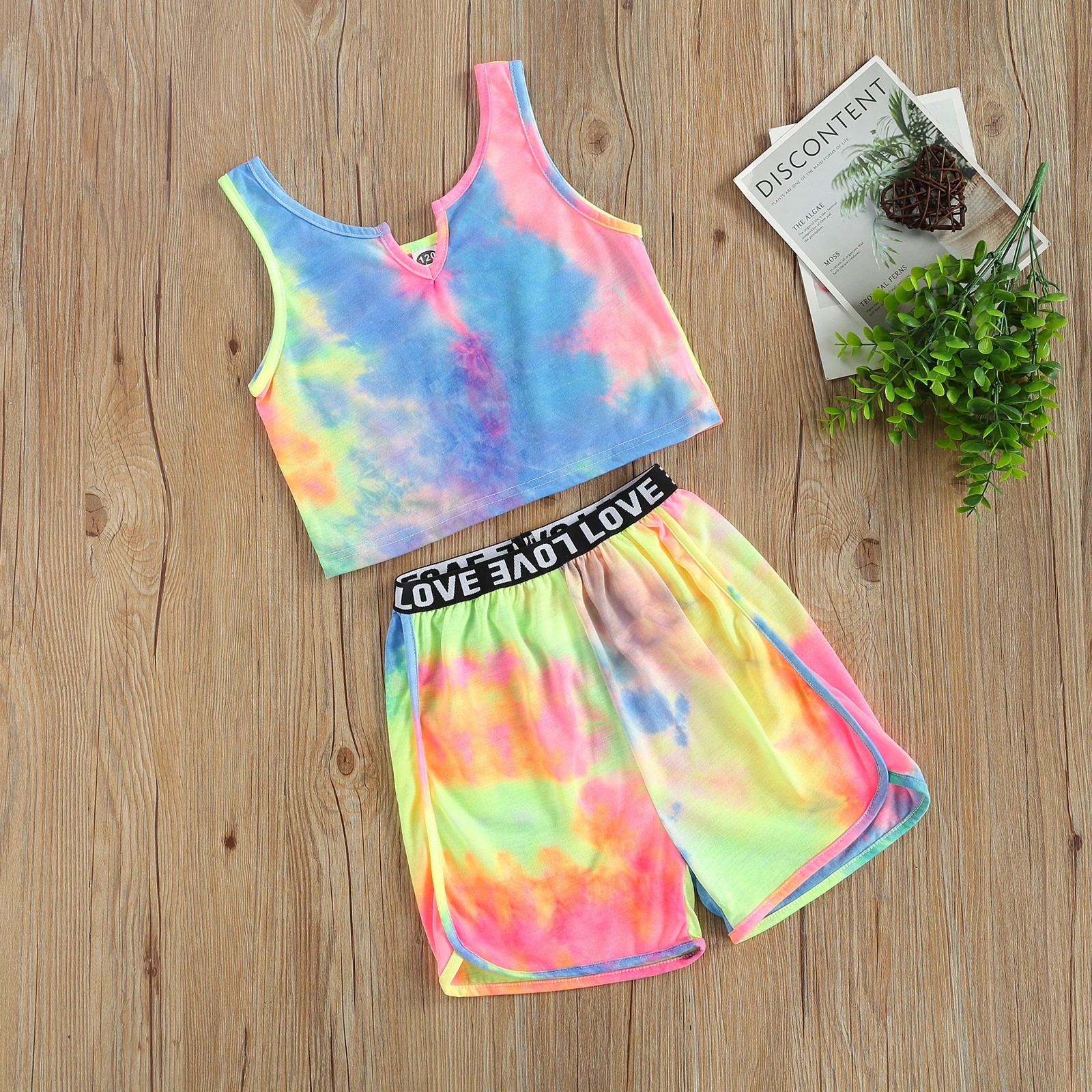 Kids Baby Girls Fashion 2-piece Summer lovely Outfit Set SleevelessTie-dye round neck Tops LOVE print Shorts Set for Children
Kids Baby Girls Fashion 2-piece Summer lovely Outfit Set SleevelessTie-dye round neck Tops LOVE print Shorts Set for Children