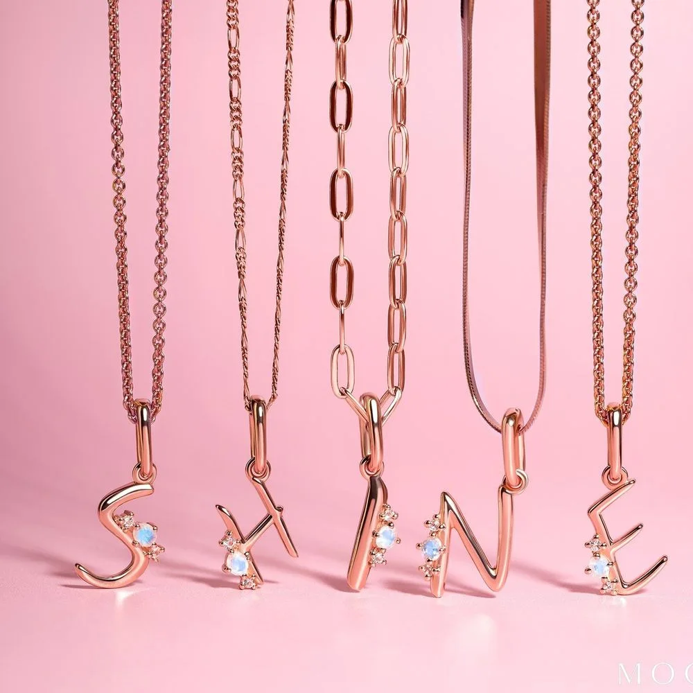26 Capital A-Z Alphabet Letter Pendant Necklace Vintage Inlaid Zircon Stone Letter Initial Necklaces For Women Fashion Jewelry
26 Capital A-Z Alphabet Letter Pendant Necklace Vintage Inlaid Zircon Stone Letter Initial Necklaces For Women Fashion Jewelry