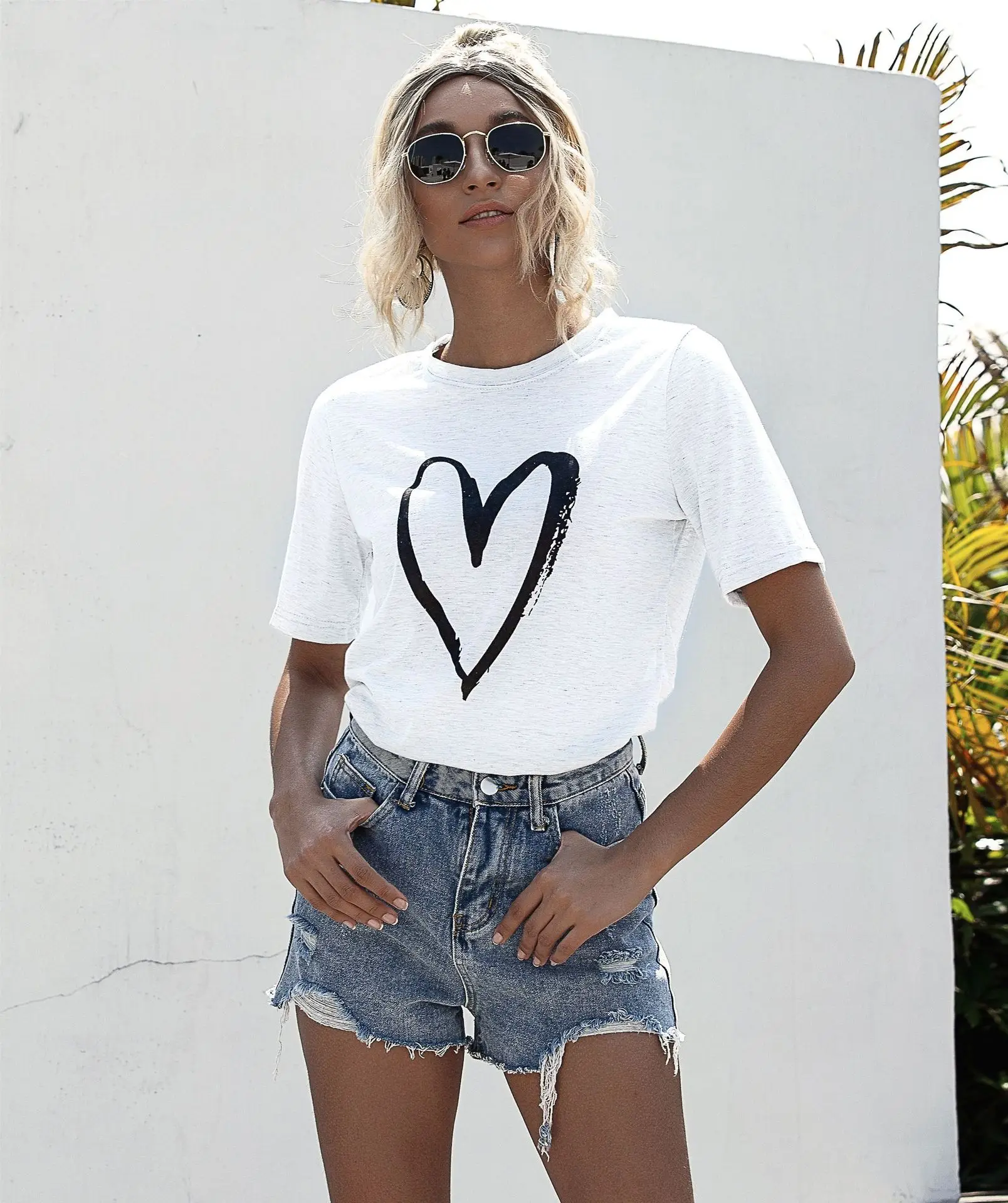 Harajuku Print Love Heart Summer Woman Tshirts Short Sleeve White Tee Shirt Femme Korean Fashion Clothing 2020 Y0238A
Harajuku Print Love Heart Summer Woman Tshirts Short Sleeve White Tee Shirt Femme Korean Fashion Clothing 2020 Y0238A