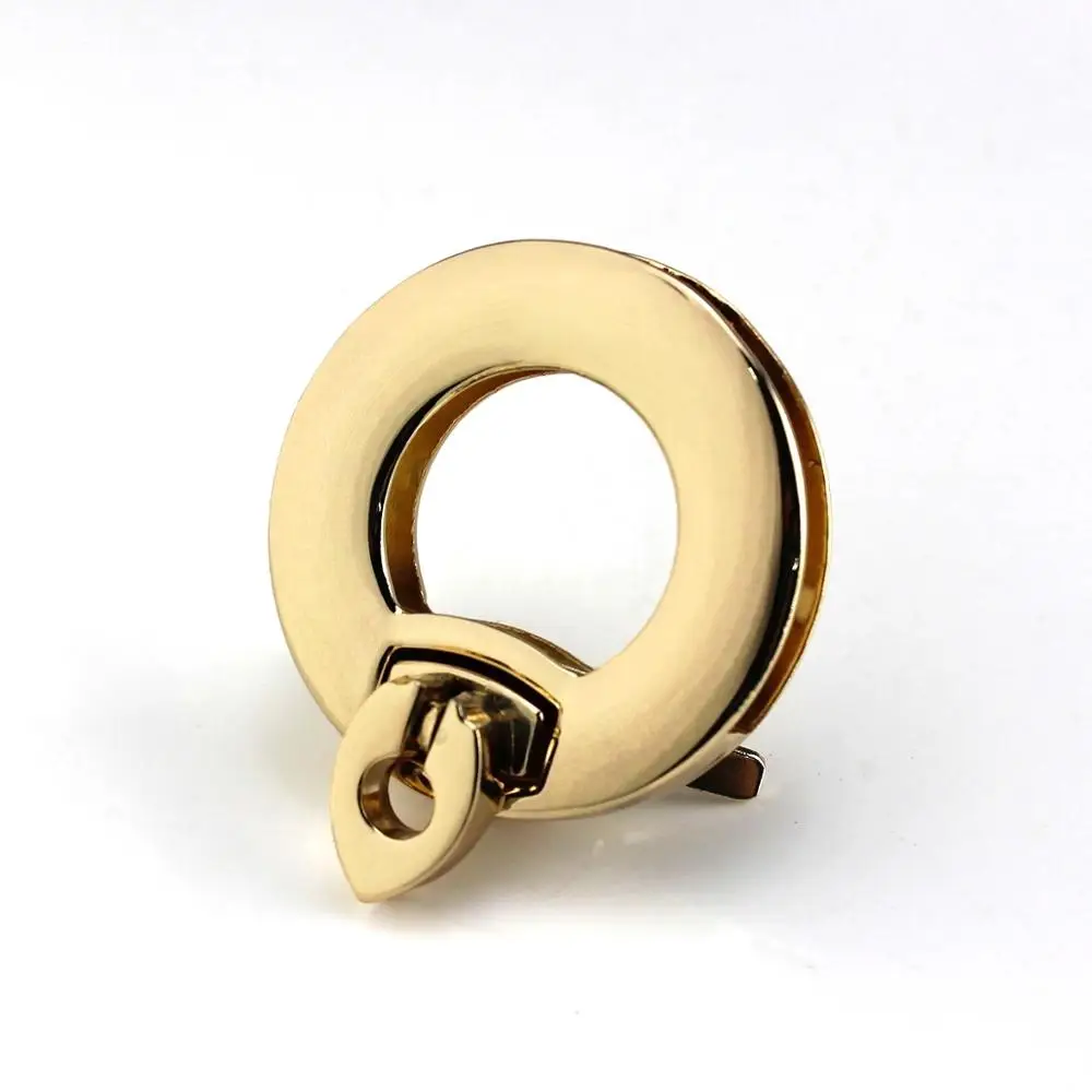 Металлическая сумка с закрученным замком для кожаного ремесла, 1 шт., женская сумка, сумка на плечо, кошелек, аксессуары для поделок
Металлическая сумка с закрученным замком для кожаного ремесла, 1 шт., женская сумка, сумка на плечо, кошелек, аксессуары для поделок