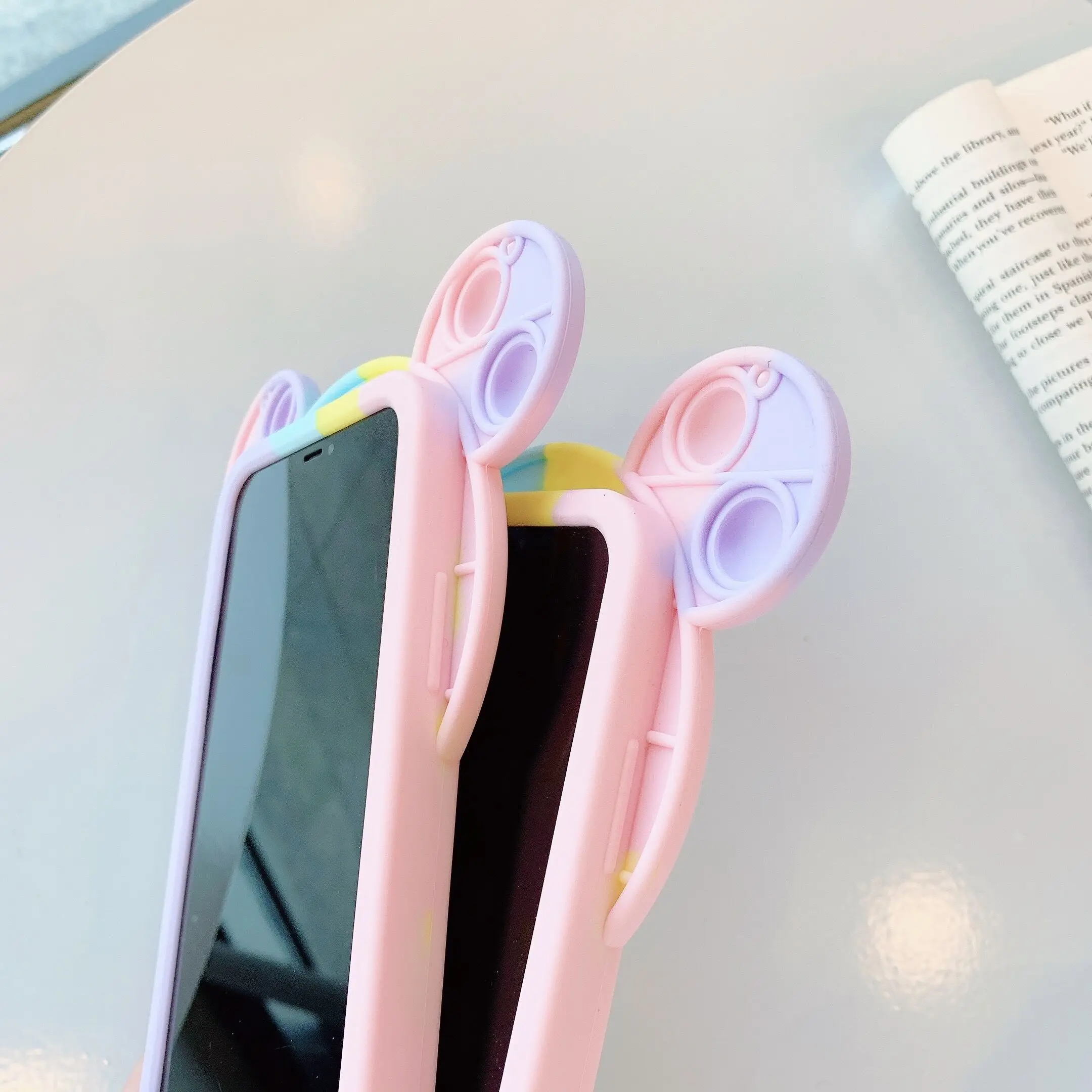 The rainbow mouse ear pattern is suitable for iPhone 11 and iPhone 12 series mobile phone cases
The rainbow mouse ear pattern is suitable for iPhone 11 and iPhone 12 series mobile phone cases