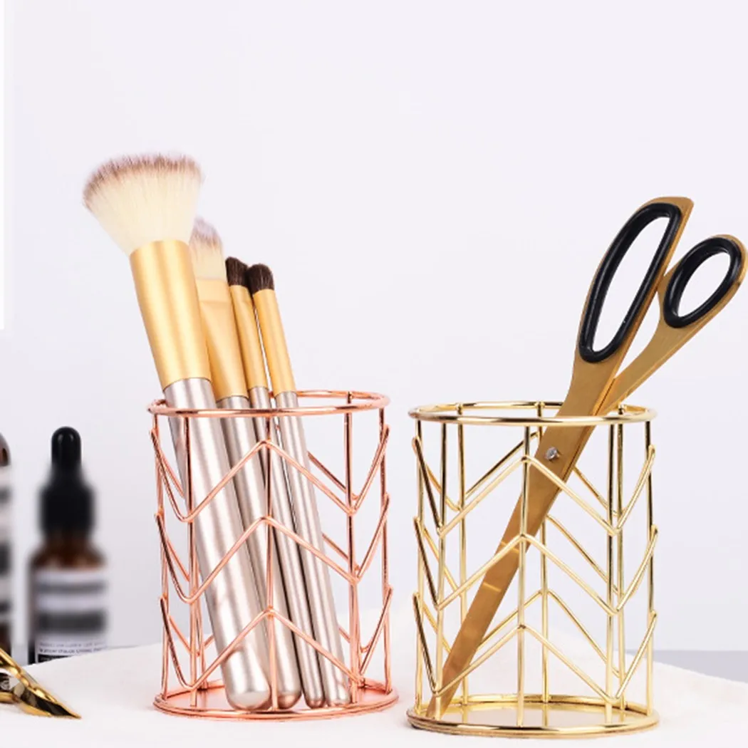 Iron Hollow Pen Pencil Pot Holder Makeup Brushes Storage Desk Organiser Container Brushes Organizer Desk Stationery Decor
Iron Hollow Pen Pencil Pot Holder Makeup Brushes Storage Desk Organiser Container Brushes Organizer Desk Stationery Decor