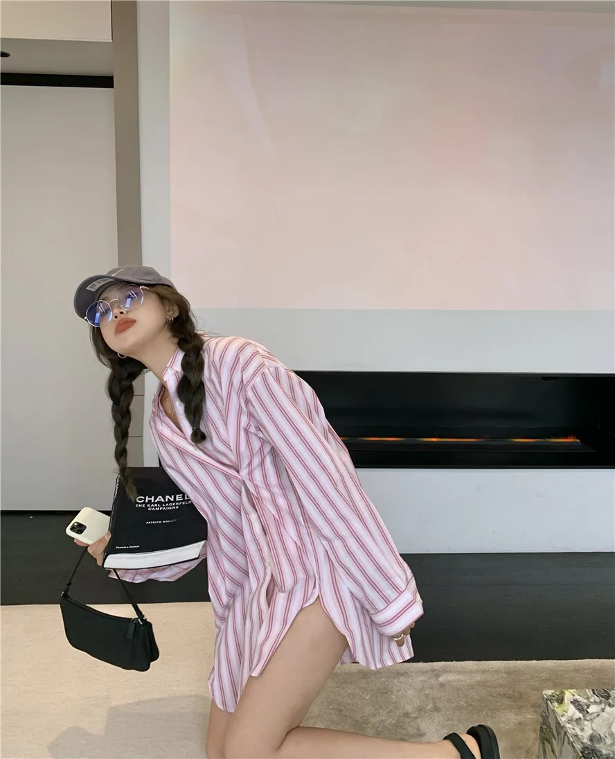 Oversize loose pink striped shirt for women outside Turn-down Collar 2021 korean fashion plus size
Oversize loose pink striped shirt for women outside Turn-down Collar 2021 korean fashion plus size
