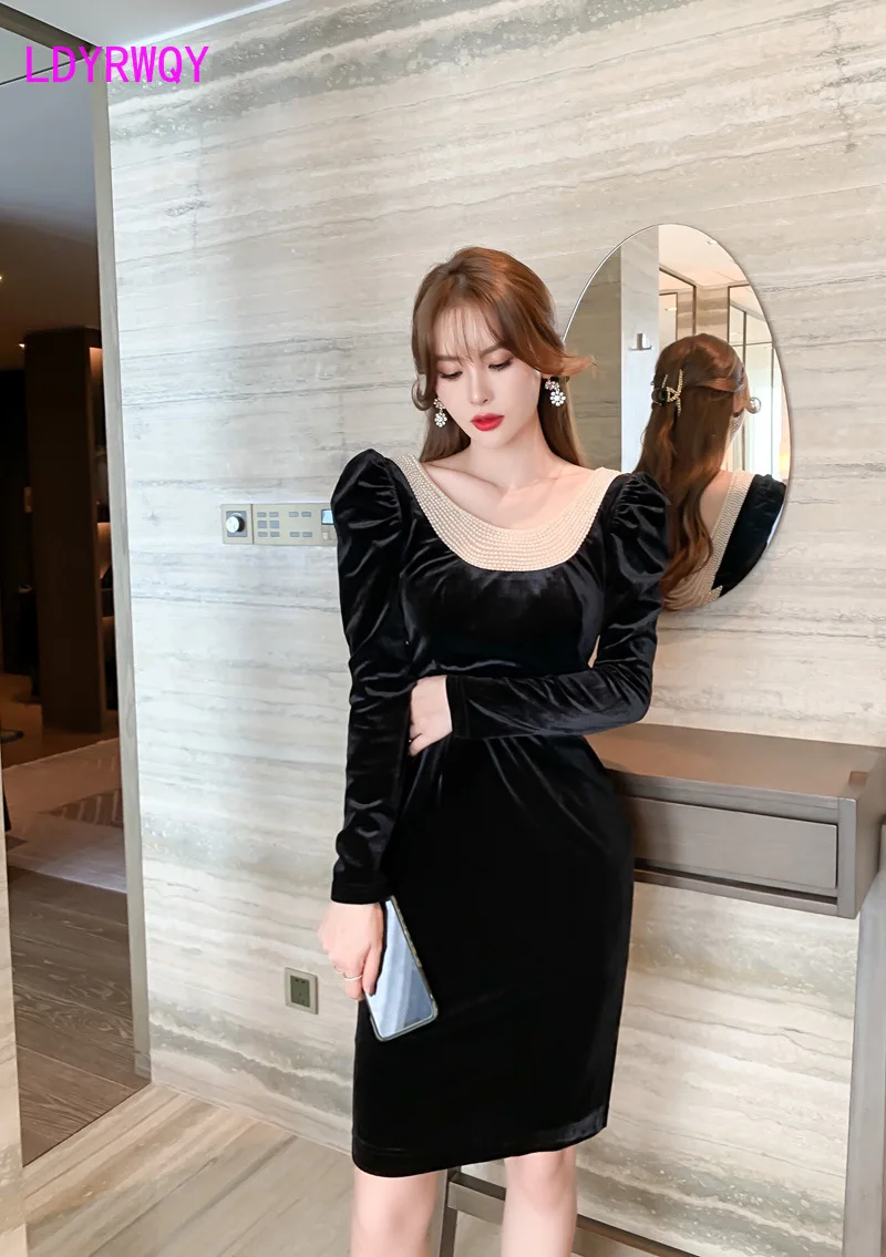 new famous temperament Hepburn windman nailed pearl velvet dress Office Lady Sheath 2020 autumn/winter dress
new famous temperament Hepburn windman nailed pearl velvet dress Office Lady Sheath 2020 autumn/winter dress