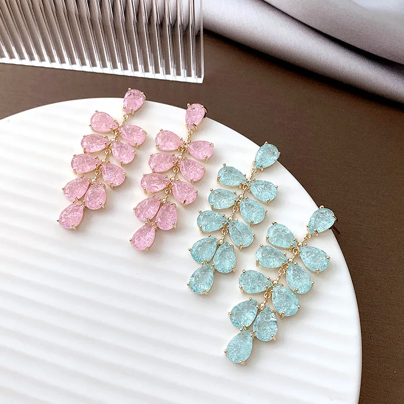 Bilincolor Fashion Ice Broken Cubic Zirconia Green Leaf Drop Earrings for Women 
Bilincolor Fashion Ice Broken Cubic Zirconia Green Leaf Drop Earrings for Women