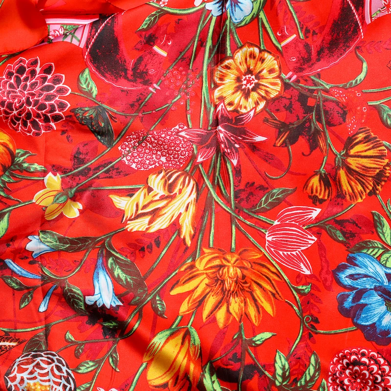 90*90cm Silk Scarf for Women Square Hijab Neck Scarves Floral Print Shawls Lady Wraps Head Band Neckerchief Foulard Bandana 
90*90cm Silk Scarf for Women Square Hijab Neck Scarves Floral Print Shawls Lady Wraps Head Band Neckerchief Foulard Bandana