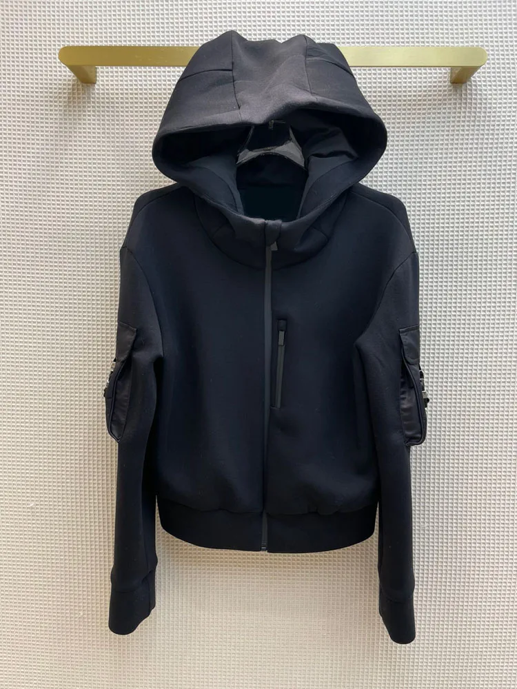 Streetwear Tooling Jackets for Women Buckle Pocket Sleeve Design Zipper Coats Luxury Brand Solid Hooded Jackets Lady Winter 2021
Streetwear Tooling Jackets for Women Buckle Pocket Sleeve Design Zipper Coats Luxury Brand Solid Hooded Jackets Lady Winter 2021