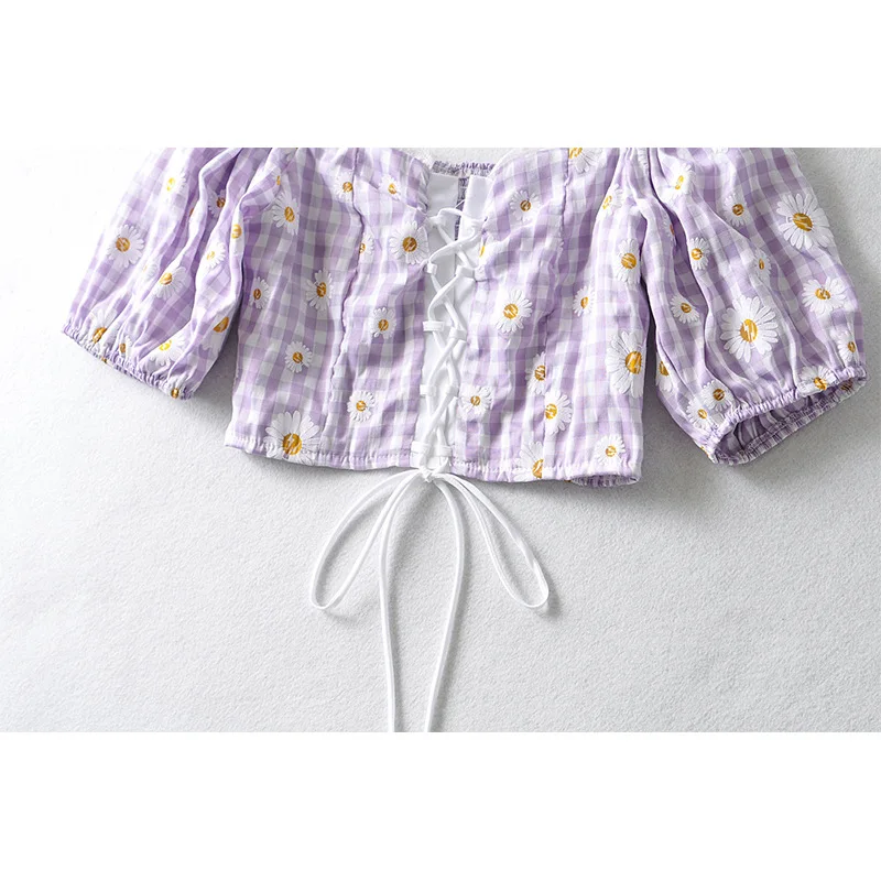 Women's Short Sleeve 2021 Summer New European And American Daisy Embroidery Sexy Chest Hollow-out Strap Navel Short Women Shirt
Women's Short Sleeve 2021 Summer New European And American Daisy Embroidery Sexy Chest Hollow-out Strap Navel Short Women Shirt