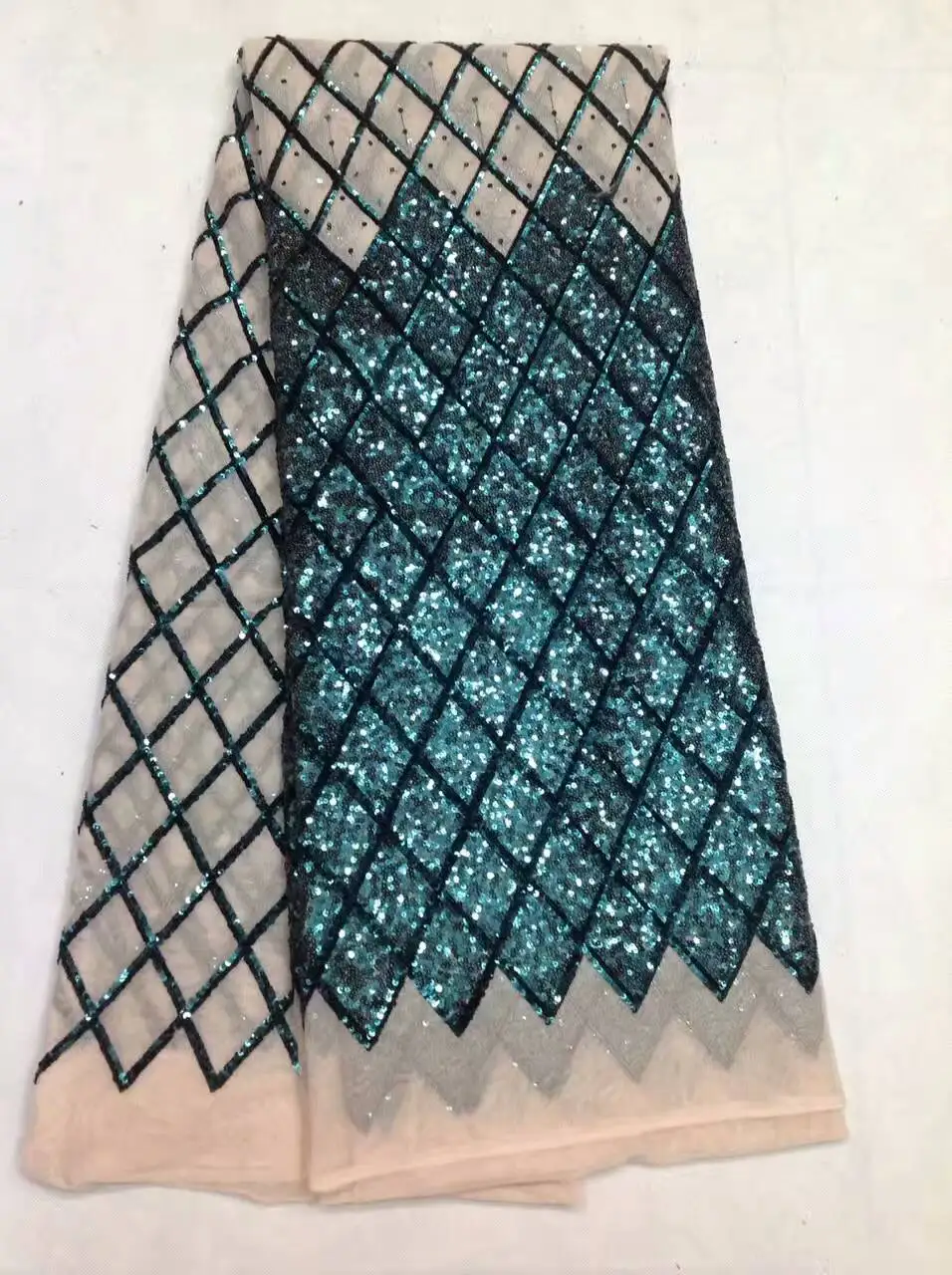 Sequins Popular Nigerian Lace Fabrics High Quality African Guipure Lace Fabric For Sewing African Net Lace High Quality JL1060
Sequins Popular Nigerian Lace Fabrics High Quality African Guipure Lace Fabric For Sewing African Net Lace High Quality JL1060