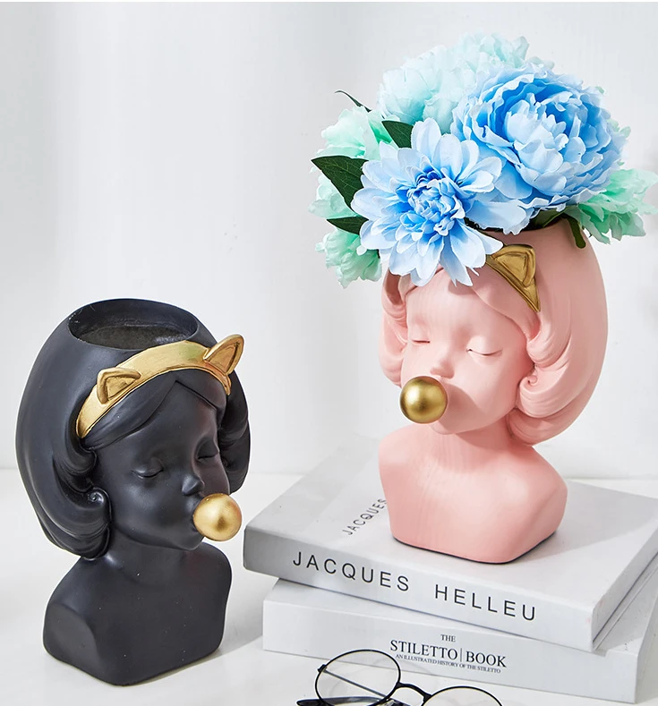 H25.5cm Human Head Design Creative Vase Cute Bubble Gum Girl Cat Flower Arrangement Modern Home Decoration Flower Pot Wedding
H25.5cm Human Head Design Creative Vase Cute Bubble Gum Girl Cat Flower Arrangement Modern Home Decoration Flower Pot Wedding