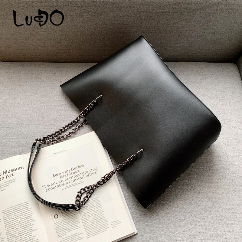 LUCDO Large Capacity Luxury Handbags Designer Fashion PU Leather Messenger Bag For Women 2020 Female Shoulder Crossbody Bag Sac 
LUCDO Large Capacity Luxury Handbags Designer Fashion PU Leather Messenger Bag For Women 2020 Female Shoulder Crossbody Bag Sac