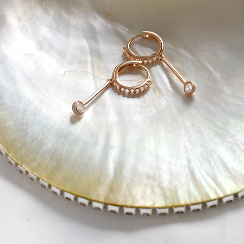 Korean style sterling silver round tassel earrings set with zircon for ladies and girls33
Korean style sterling silver round tassel earrings set with zircon for ladies and girls33